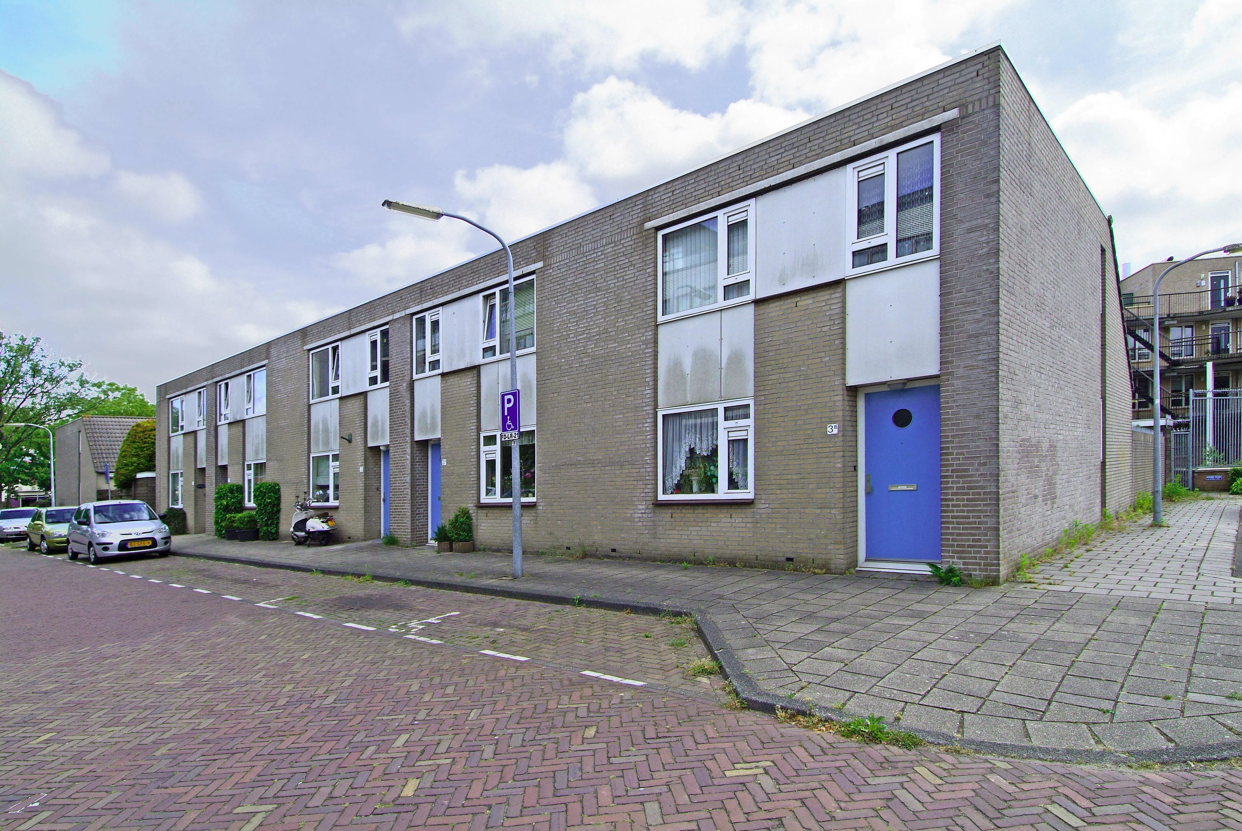Du Perronstraat