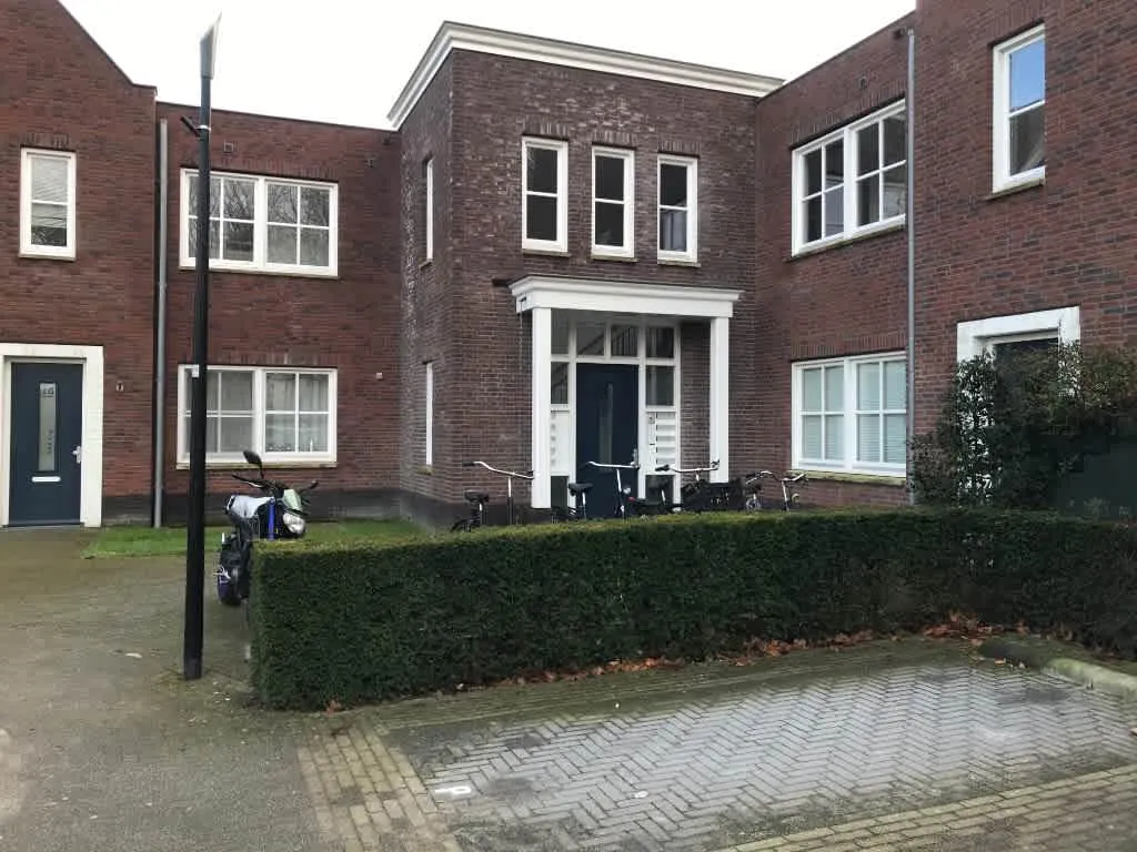 Meester Van Rooijenplein