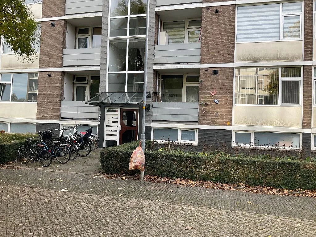 Burgemeester De Roeverstraat 17 4001VJ Tiel