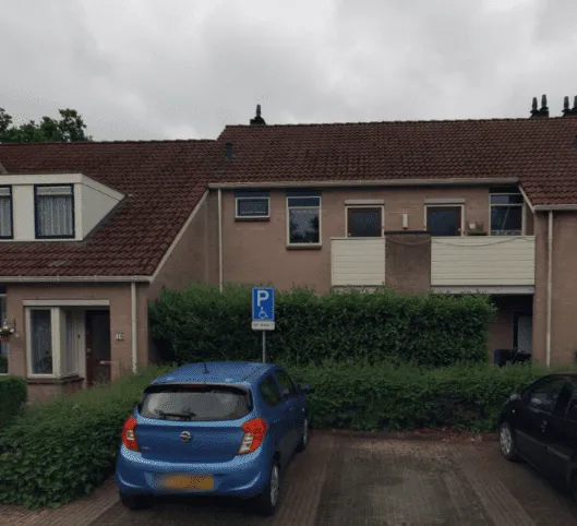 Carry van Bruggenhof 18 1251TB Laren