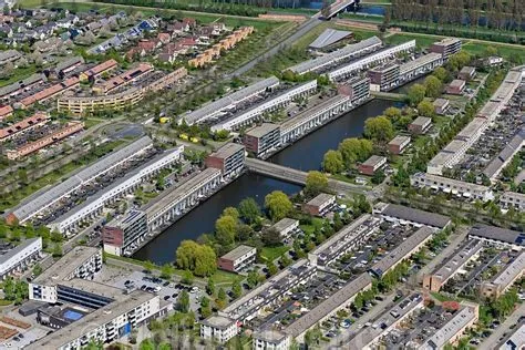 Tussen de Vaarten Noord (Almere Stad)