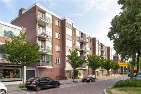 Prins Bernhardplein en omgeving